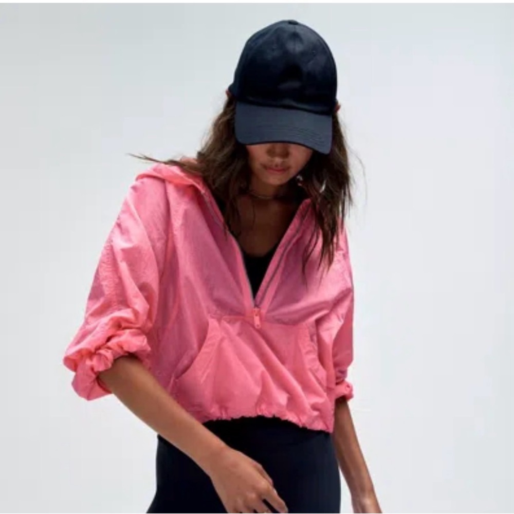 lululemon athletica Cropped Scuba Anorak in Sakura Pink NWOT.